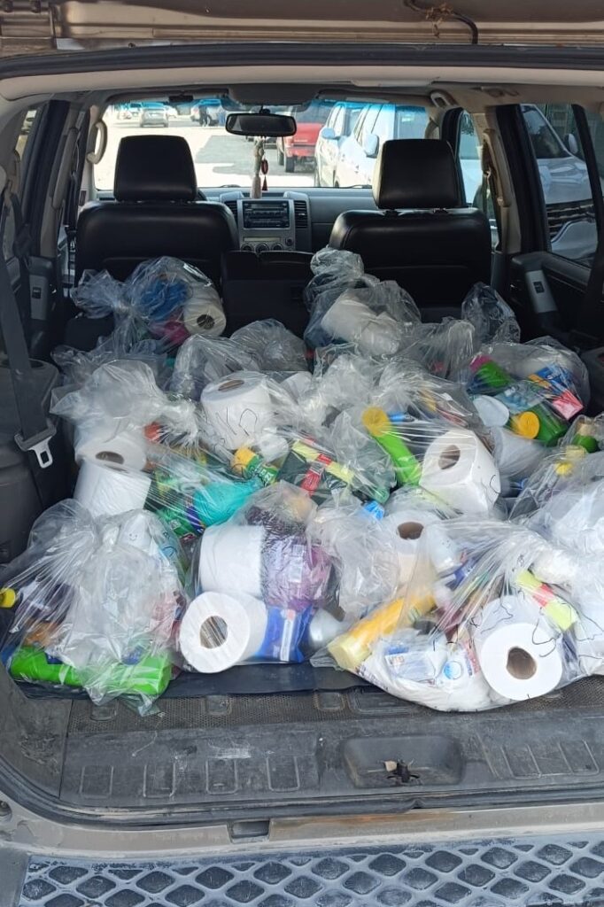 Ya formados los paquetes individuales, llegó el momento de ir a repartir...¡Que emoción!